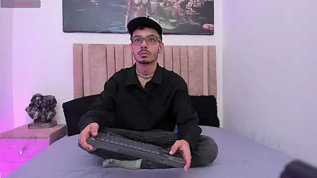 Timothe Evans online show from 10.30.25