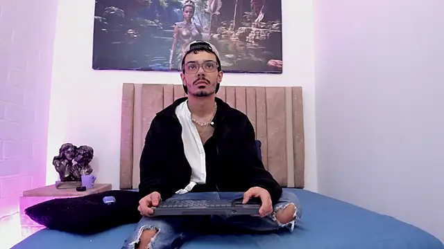 Timothe Evans online show from 12.23.25