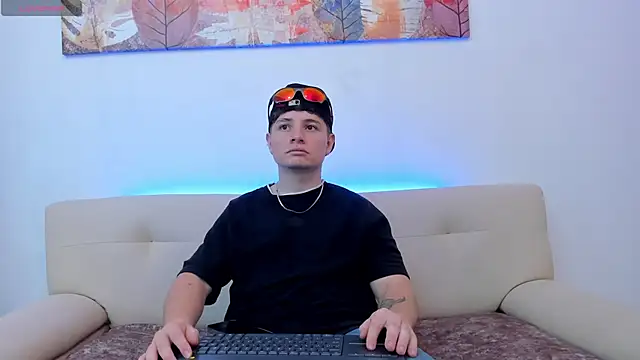 Leoo Miller online show from 10.23.25