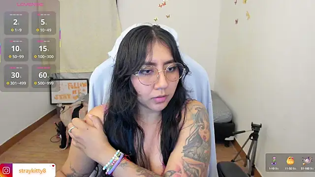 Snapshot of LoveLyy- chatting on 10.07.25 LoveLyy- online show from 10.07.25