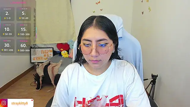 Snapshot of LoveLyy- chatting on 10.07.25 LoveLyy- online show from 10.07.25