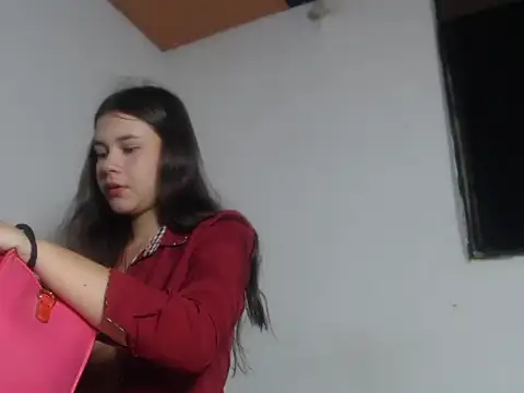 Snapshot of Saraa_loove chatting on 10.21.25 Saraa loove online show from 10.21.25