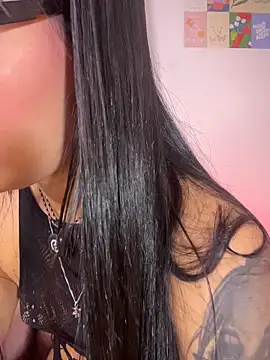 AlannaDollx online show from 04.28.26