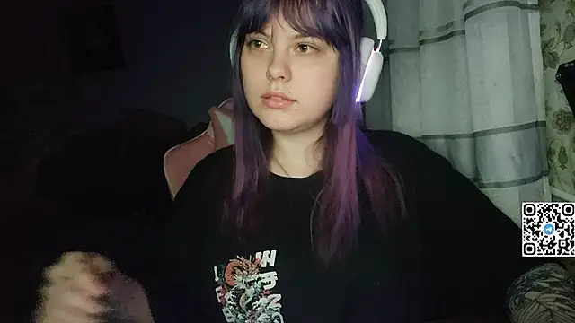 Snapshot of KristiBloom chatting on 02.14.26 KristiBloom online show from 02.14.26