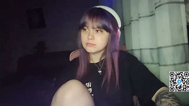 Snapshot of KristiBloom chatting on 02.18.26 KristiBloom online show from 02.18.26