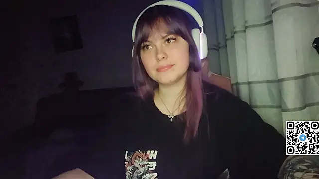 Snapshot of KristiBloom chatting on 02.20.26 KristiBloom online show from 02.20.26