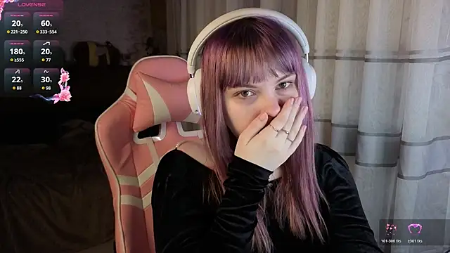 Snapshot of KristiBloom chatting on 03.08.26 KristiBloom online show from 03.08.26