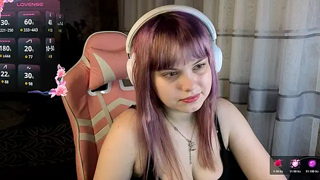 Snapshot of KristiBloom chatting on 03.12.26 KristiBloom online show from 03.12.26