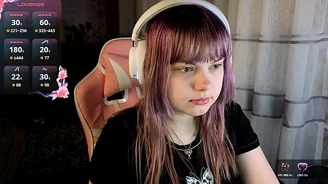 Snapshot of KristiBloom chatting on 03.13.26 KristiBloom online show from 03.13.26