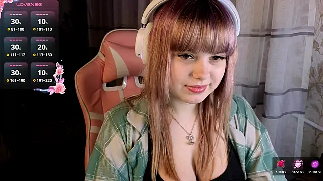 Snapshot of KristiBloom chatting on 03.28.26 KristiBloom online show from 03.28.26