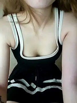 Snapshot of LylyCii6969 chatting on 10.12.25 LylyCii6969 online show from 10.12.25