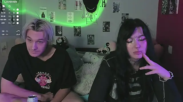 Snapshot of g4tito chatting on 11.04.25 g4tito online show from 11.04.25