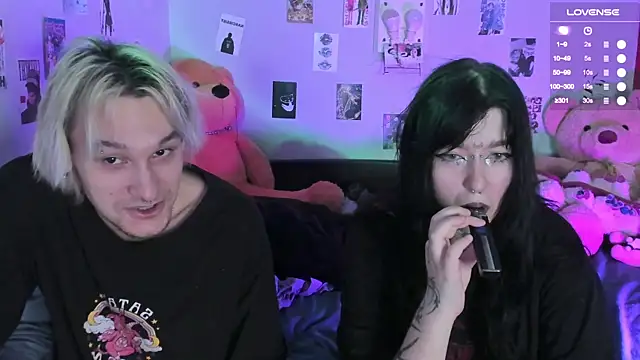 Snapshot of g4tito chatting on 11.23.25 g4tito online show from 11.23.25