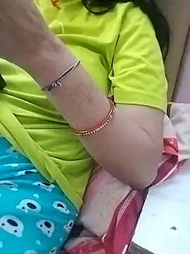 Snapshot of Priyanka_17 chatting on 10.16.25 Priyanka 17 online show from 10.16.25