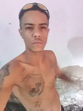 Snapshot of Amorseu18cm chatting on 10.18.25 Amorseu18cm online show from 10.18.25