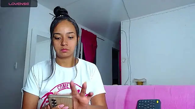Snapshot of Kendall_honea chatting on 07.22.26 Kendall honea online show from 07.22.26
