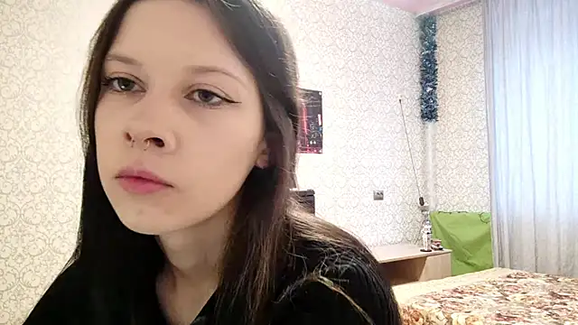 Snapshot of babylilcute chatting on 10.11.25 babylilcute online show from 10.11.25