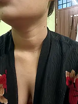 Beautiful Eye online show from 12.21.25