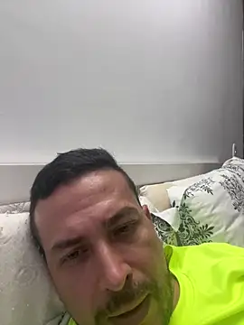 Snapshot of JX7NOVA chatting on 10.05.25 JX7NOVA online show from 10.05.25