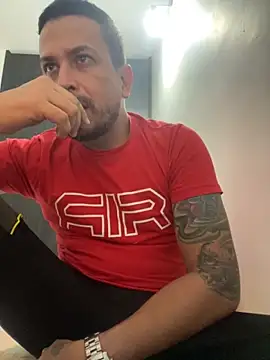 Snapshot of JX7NOVA chatting on 10.14.25 JX7NOVA online show from 10.14.25