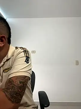 Snapshot of JX7NOVA chatting on 11.15.25 JX7NOVA online show from 11.15.25