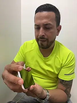 Snapshot of JX7NOVA chatting on 12.02.25 JX7NOVA online show from 12.02.25