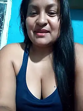 Snapshot of lucia00xx chatting on 01.08.26 lucia00xx online show from 01.08.26