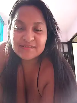 Snapshot of lucia00xx chatting on 02.02.26 lucia00xx online show from 02.02.26