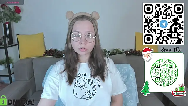 Nuura Moore online show from 01.06.26