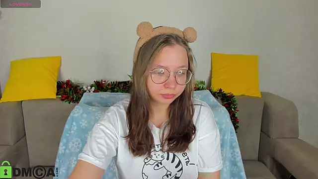 Nuura Moore online show from 01.09.26