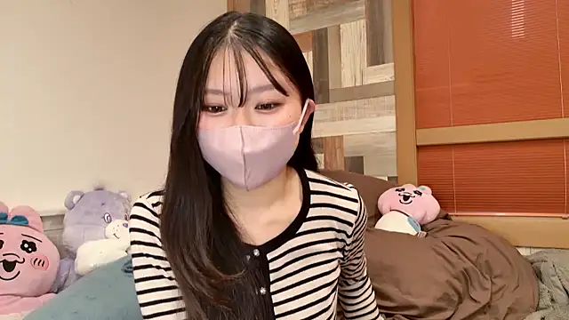 Snapshot of moka_latte chatting on 12.19.25 moka latte online show from 12.19.25