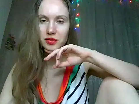Snapshot of Lynirina chatting on 05.10.26 Lynirina online show from 05.10.26
