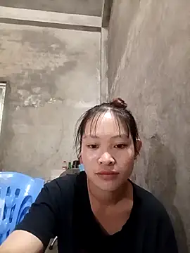 Snapshot of Young_vietnamese chatting on 10.19.25 Young vietnamese online show from 10.19.25
