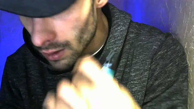 Snapshot of MakabulaAndrey chatting on 12.01.25 MakabulaAndrey online show from 12.01.25