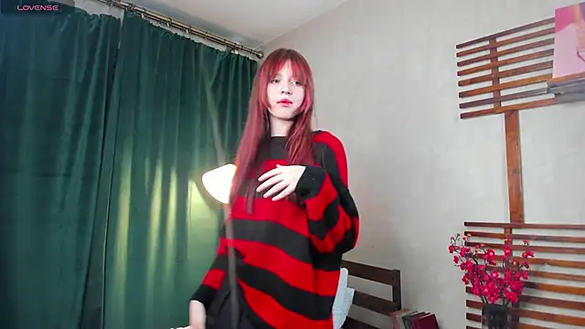 Snapshot of _LucyStars_ chatting on 10.16.25 LucyStars online show from 10.16.25