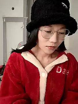 Snapshot of nini10052025 chatting on 11.26.25 nini10052025 online show from 11.26.25