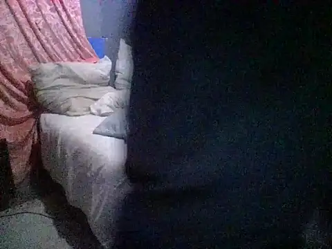 Snapshot of johnkus chatting on 11.05.25 johnkus online show from 11.05.25