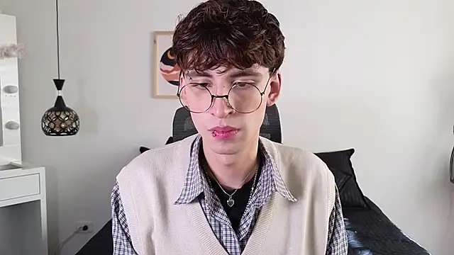 demianmoon online show from 10.15.25