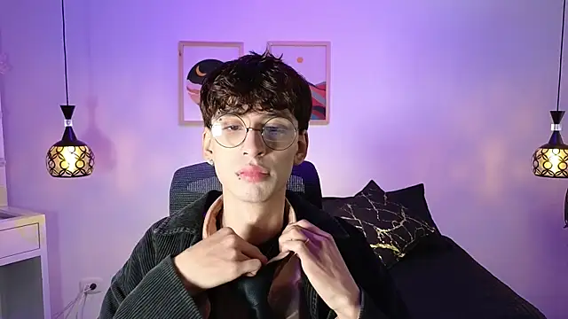 demianmoon online show from 10.16.25