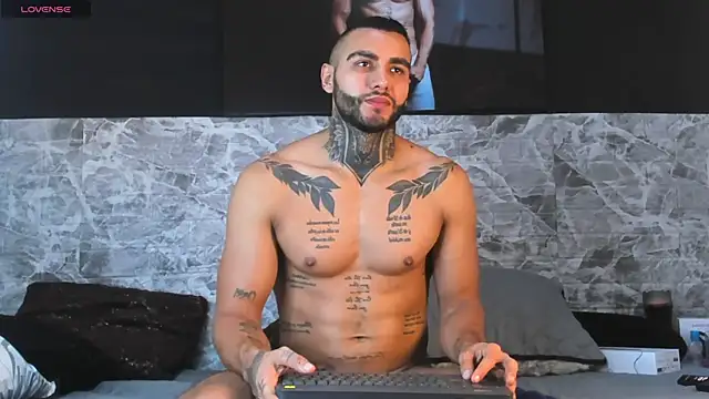 Snapshot of Danny_Willson chatting on 10.25.25 Danny Willson online show from 10.25.25