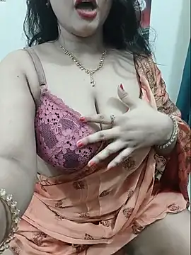 Snapshot of Beauty_Queen_Soniya chatting on 07.13.26 Beauty Queen Soniya online show from 07.13.26