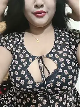 Snapshot of Beauty_Queen_Soniya chatting on 07.15.26 Beauty Queen Soniya online show from 07.15.26