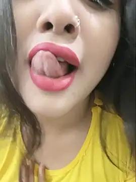 Snapshot of Beauty_Queen_Soniya chatting on 07.19.26 Beauty Queen Soniya online show from 07.19.26