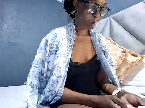 Snapshot of NaughtyCouga chatting on 05.22.26 NaughtyCouga online show from 05.22.26