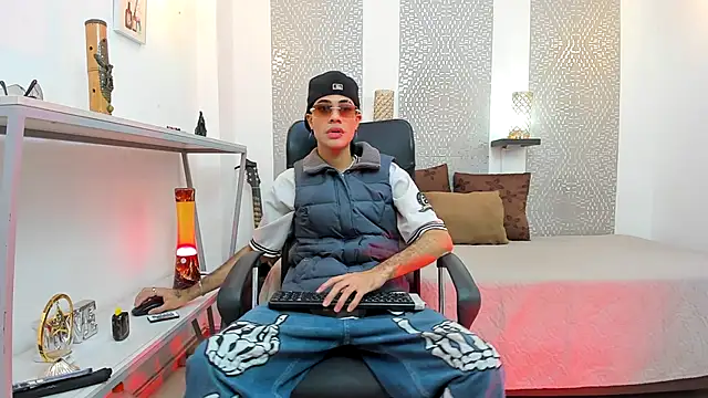 Snapshot of JacobBlackwell_ chatting on 10.12.25 JacobBlackwell online show from 10.12.25