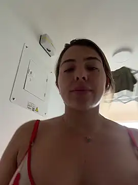 Snapshot of camila_vanucci- chatting on 12.20.25 camila vanucci- online show from 12.20.25