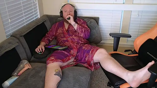 Snapshot of theballboy1 chatting on 04.17.26 theballboy1 online show from 04.17.26