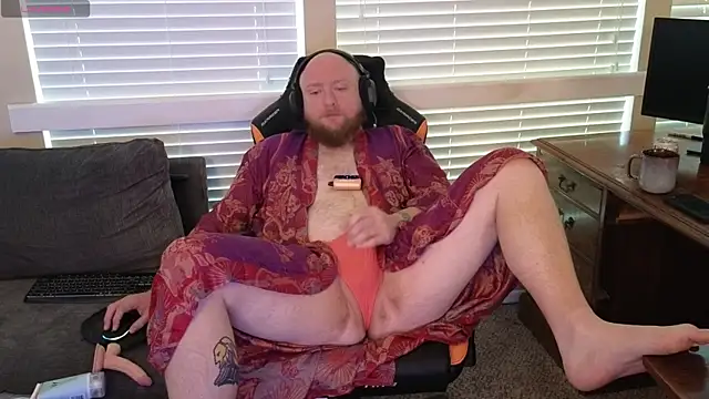 Snapshot of theballboy1 chatting on 05.11.26 theballboy1 online show from 05.11.26
