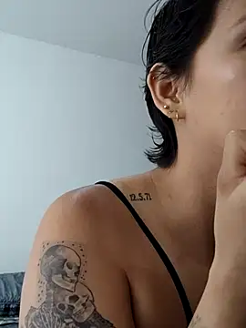 Blue and Damian online show from 10.20.25