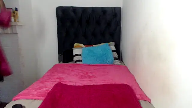 Snapshot of MissLola026 chatting on 01.14.26 MissLola026 online show from 01.14.26